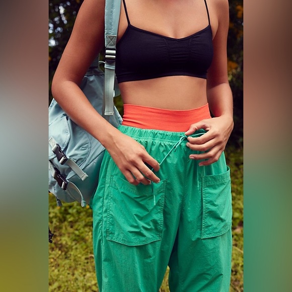 Free People Movement Fly By Night Kelly Green Water Resistant Size M Hiking - Picture 2 of 15